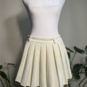 Meshki Cream A-Line Pleated Skirt